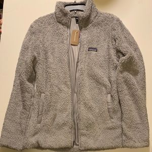 NWT WOMEN’S PATAGONIA FUZZY TEDDY JACKET.